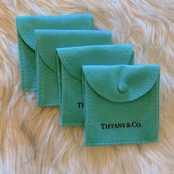 Tiffany & Co. | Microfiber Snap-Close Jewelry Pouch - Picture 2 of 3